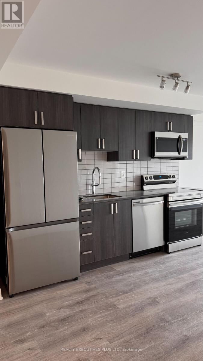 Property Photo:  1010 Sandy Beach Road 310  ON L1W 3V9 