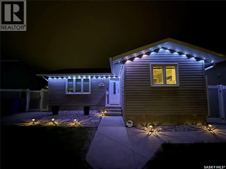 Property Photo:  110 Paynter Crescent  SK S4X 1H6 