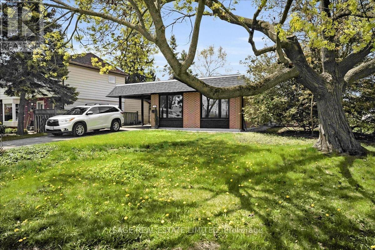 Property Photo:  664 Breezy Drive  ON L1W 2X3 