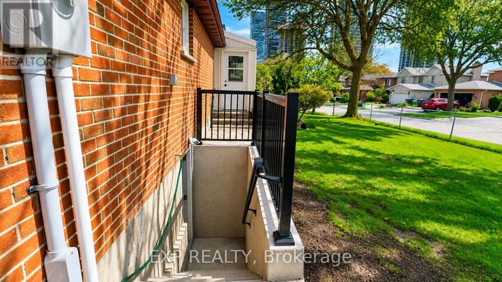 Property Photo: 4272 Tea Garden Circle Basement ON L5B 2W8