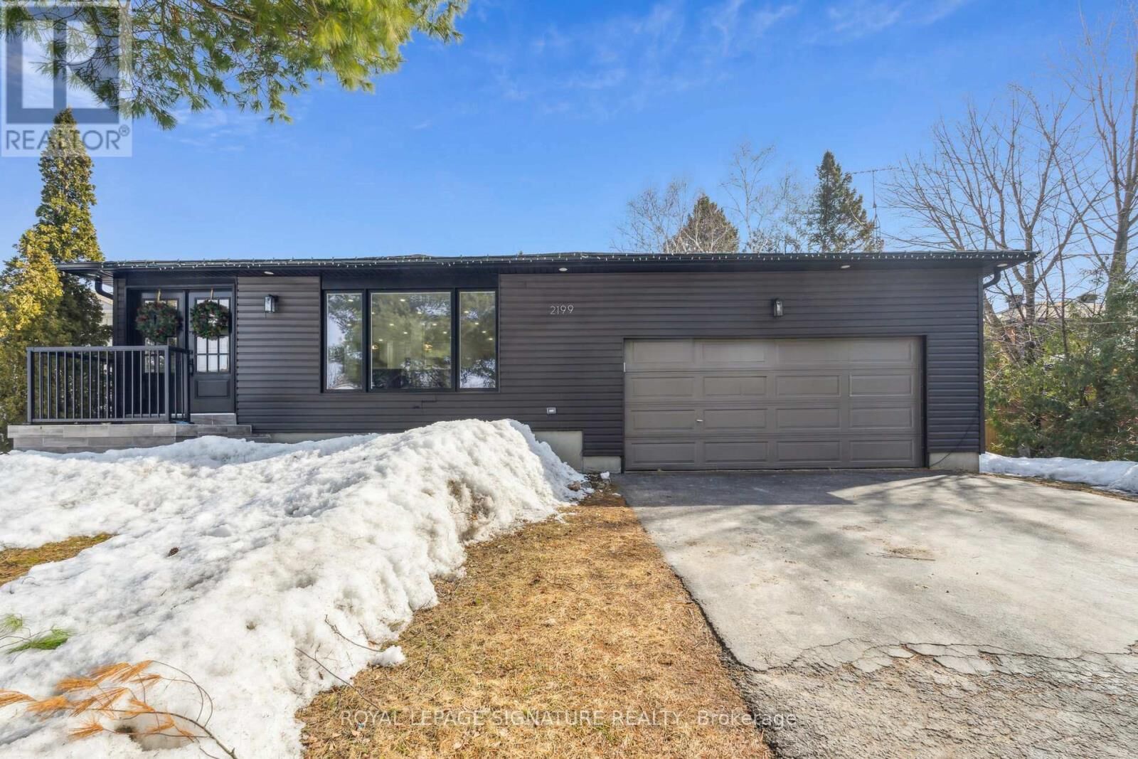Property Photo:  2199 Richard Street East  ON L9S 2C4 