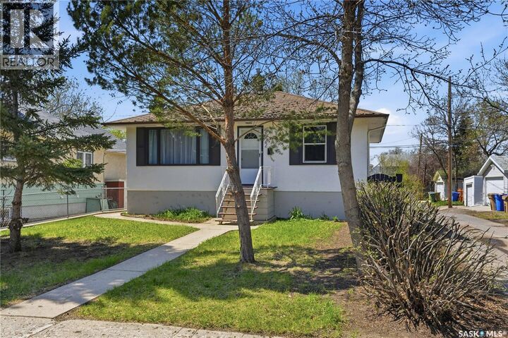 Property Photo:  2022 Wascana Street  SK S4T 4J7 