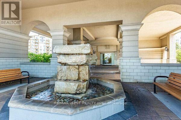 Property Photo:  1 Maison Parc Court 307  ON L4J 9K1 