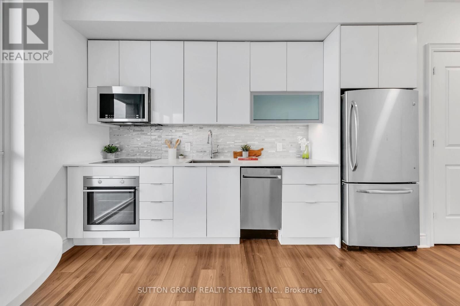 Property Photo: 16 Brookers Lane 1205 ON M8V 0A5