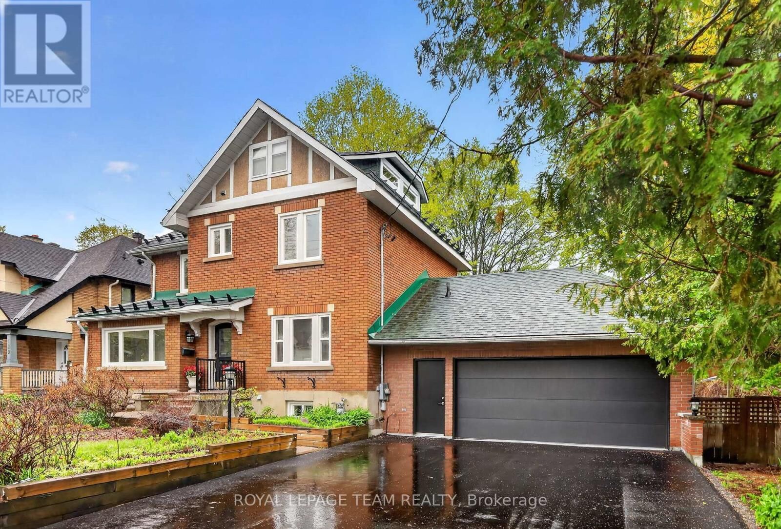 Property Photo:  131 Acacia Avenue  ON K1M 0R2 
