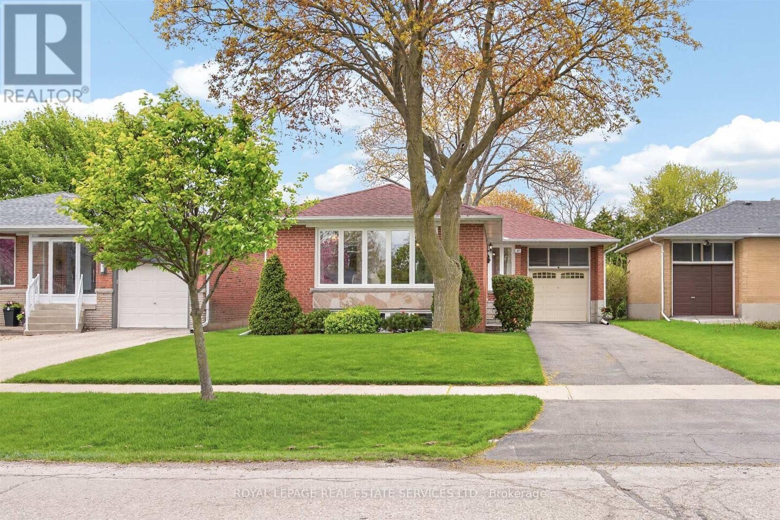 Property Photo: 49 Stevenharris Drive ON M9C 1V2