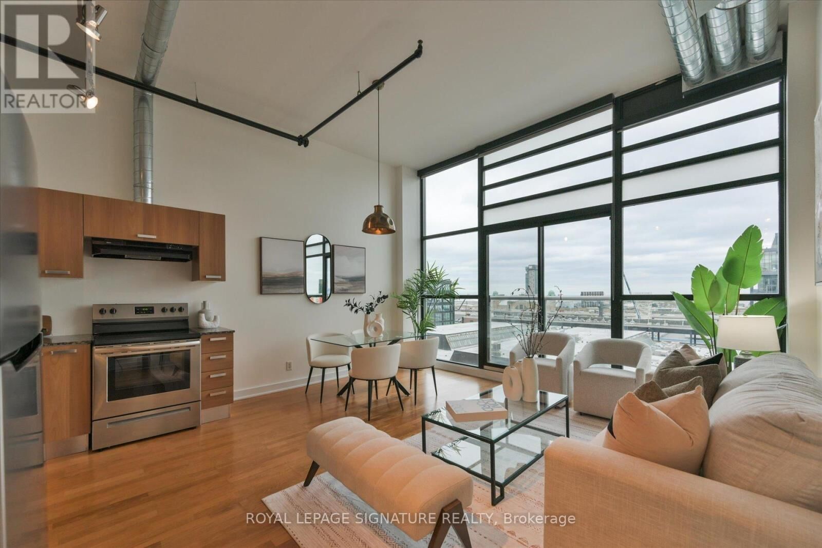 Property Photo: 43 Hanna Avenue 618 ON M6K 1X1