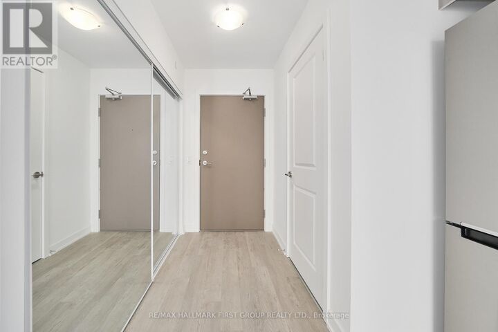 Property Photo:  1010 Sandy Beach Road 1904  ON L1W 0C7 