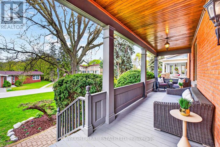 Property Photo:  44 Wallace Street  ON L4L 2P3 