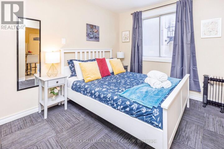 Property Photo:  456 Bronson Avenue 4  ON K1R 6J6 