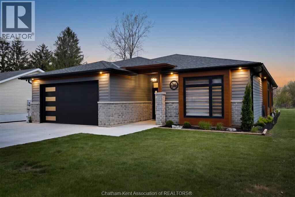 Property Photo:  61 Albert Street  ON N0P 1A0 