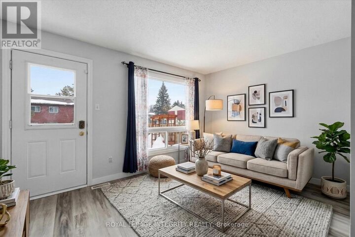 Property Photo:  228 Millroad Way  ON K1E 2C9 