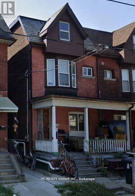 Property Photo:  562 Bathurst Street  ON M5S 2P9 