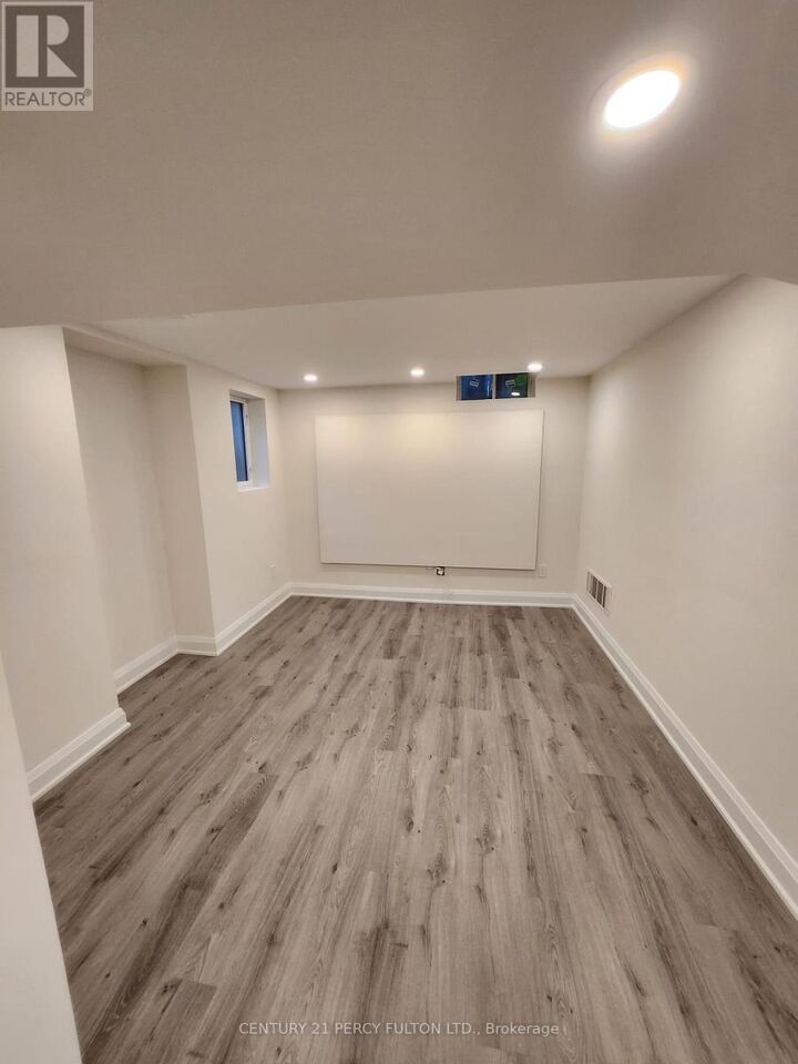 Property Photo: 212 River Ridge Boulevard Bsmnt ON L4G 7T7