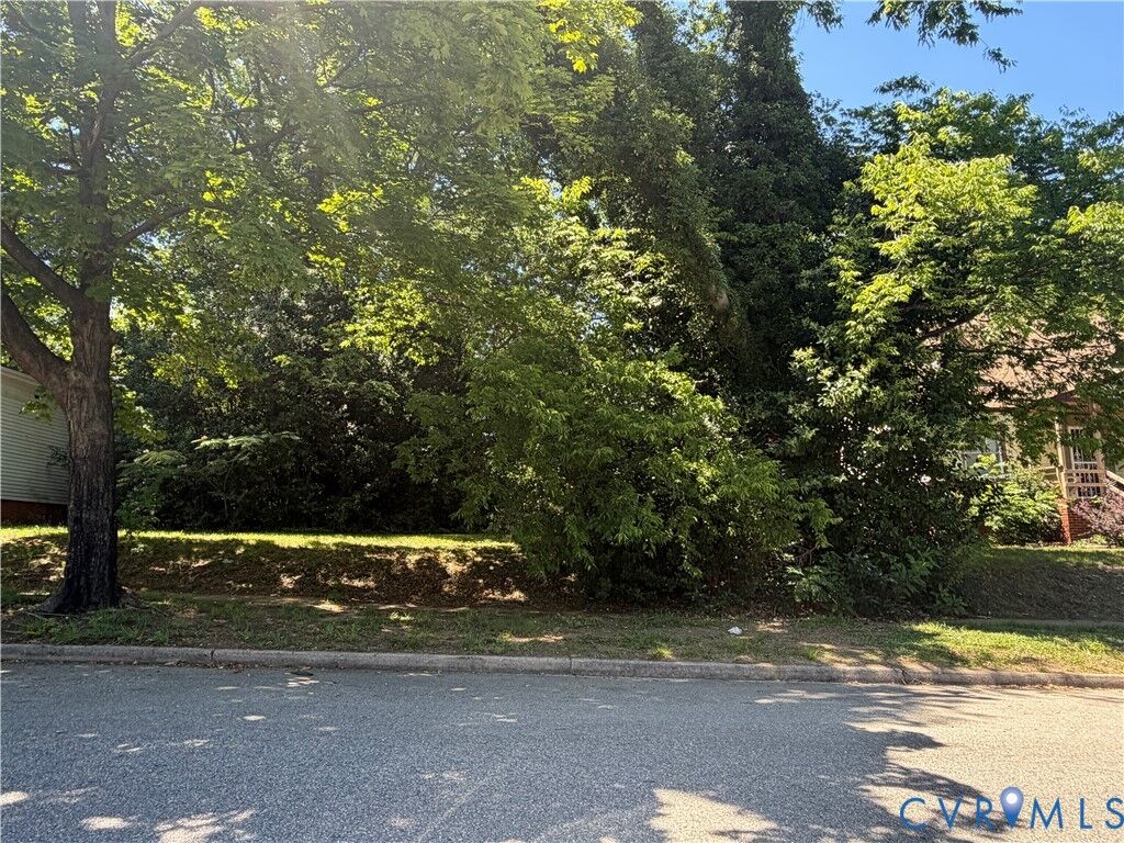 Property Photo: 1813 Gordon Avenue VA 23224