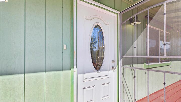 Property Photo:  17060 Oaktree Ln  CA 95370 
