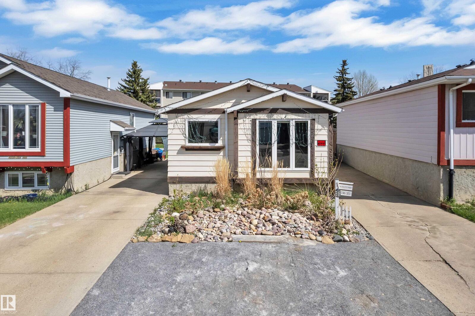Property Photo:  4536 35A Avenue NW  AB T5L 4T1 