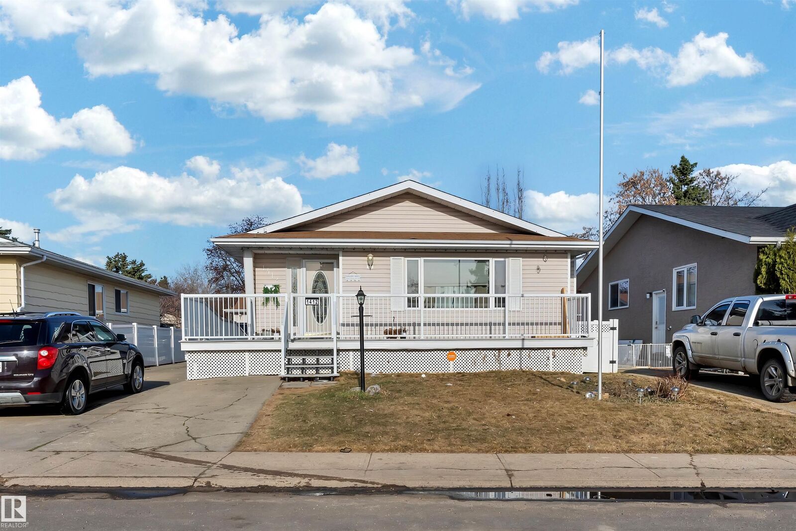 Property Photo:  1412 63 Street NW  AB T6L 1X7 