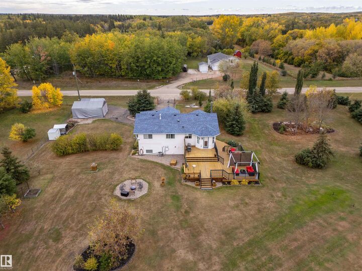 Property Photo:  5121 Pine Drive  AB T0A 0T0 