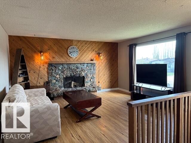 Property Photo:  8804 29 Avenue NW  AB T6K 2X6 