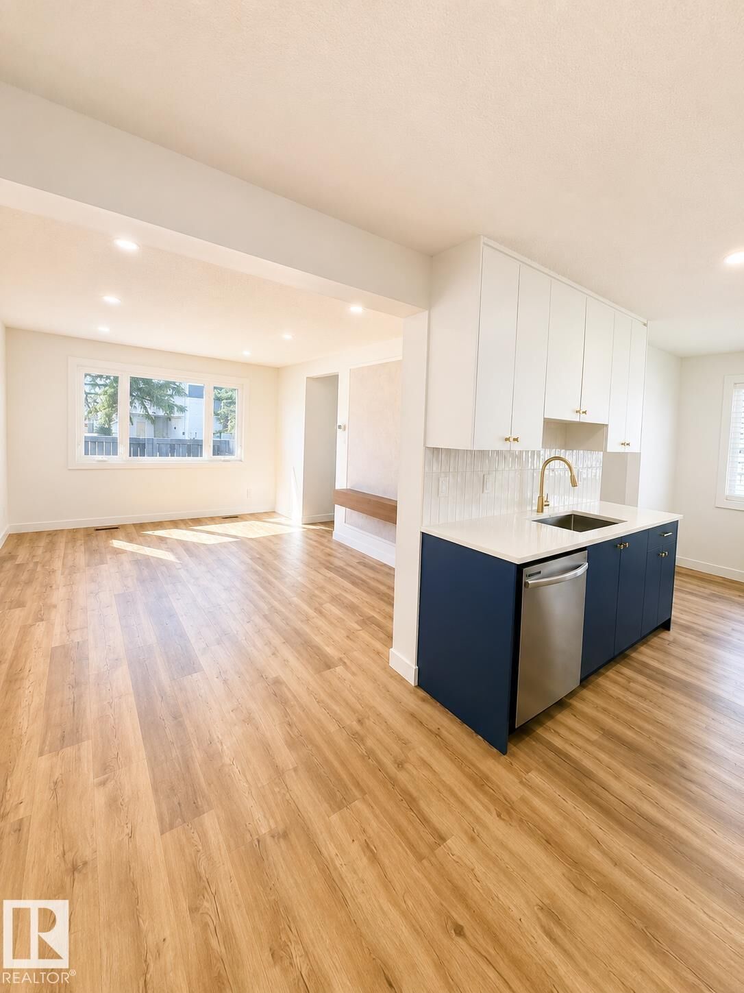 Property Photo: 224 Callingwood Two Two NW AB T5T 1A3