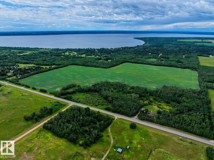 Property Photo:  472068 Hwy 616  AB T0C 2C0 
