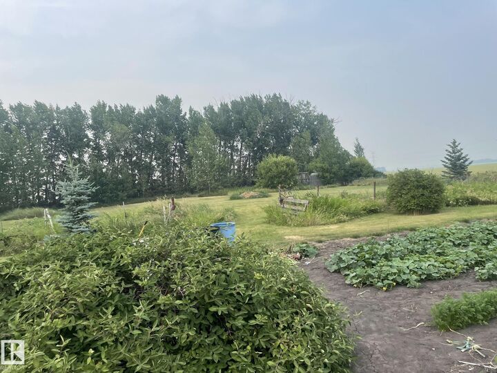 Property Photo:  55117 RR 233  AB T8T 2B2 