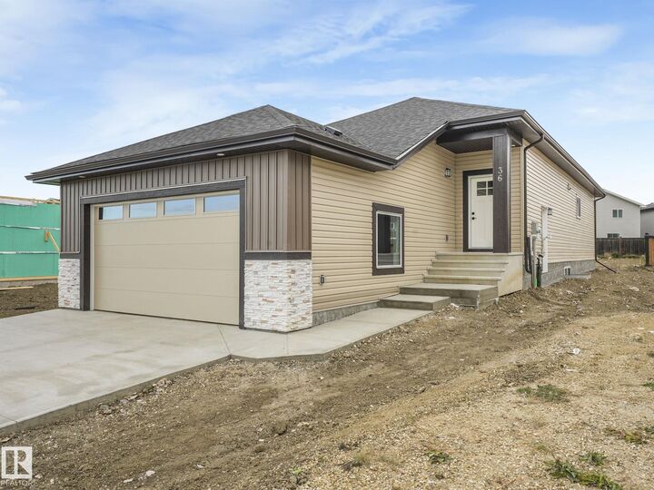 Property Photo:  36 Dalquist Bay  AB T9E 1N7 