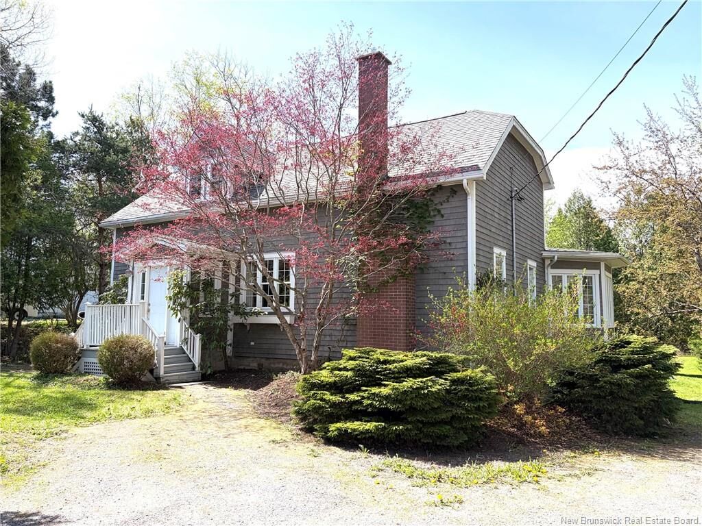 Property Photo:  9 Grove Avenue  NB E2E 5K5 