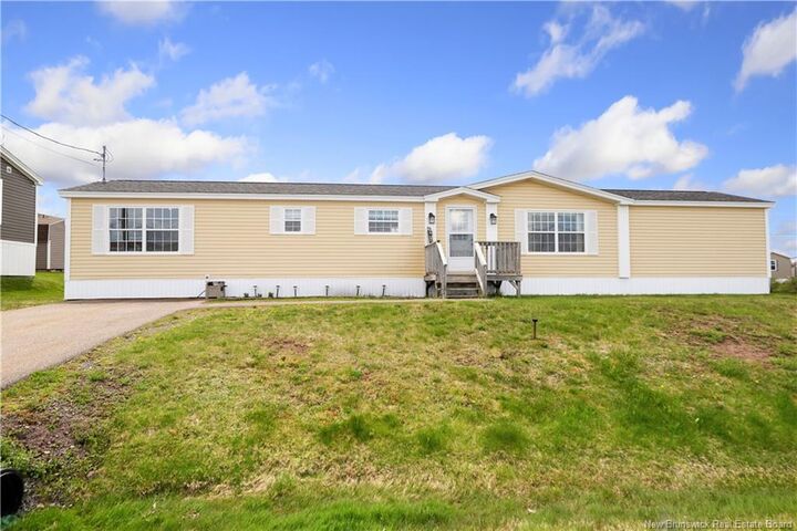 Property Photo:  4 Bridgeport Lane  NB E1B 0C7 