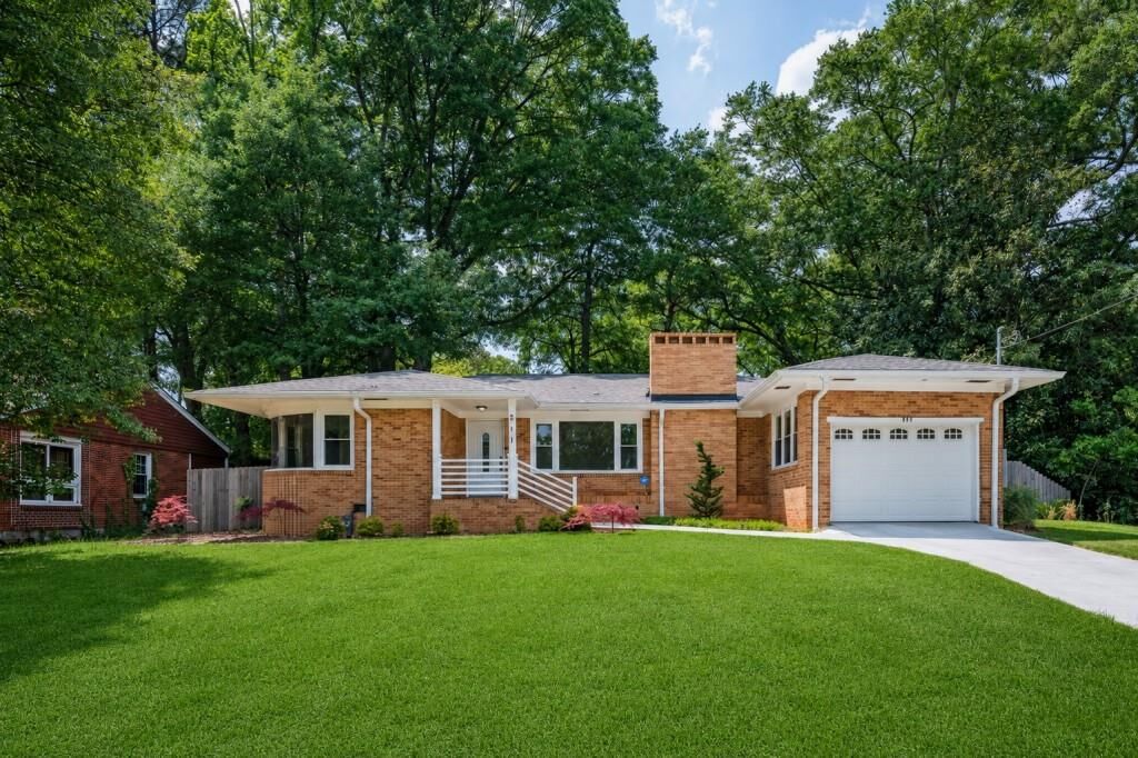 Property Photo:  211 Chicamauga Avenue SW  GA 30314 