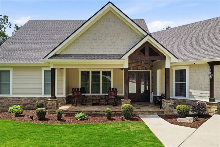 Property Photo: 121 Westwind Court GA 30143