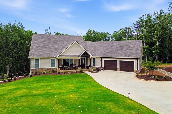 Property Photo:  121 Westwind Court  GA 30143 