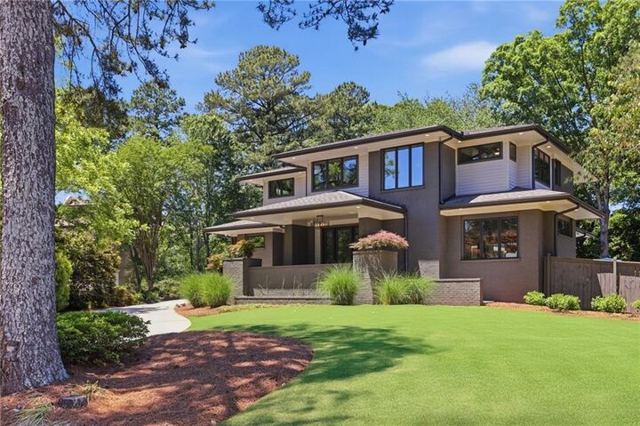 Property Photo:  200 Old Ivy Road NE  GA 30342 