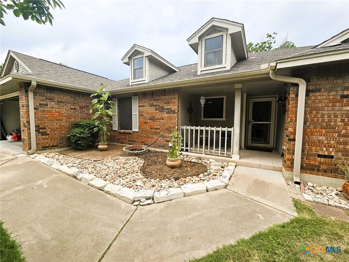 Property Photo: 245 County Road 3371 TX 76539