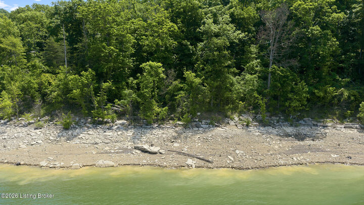 Property Photo: 20 Twin Oaks Dr KY 42259