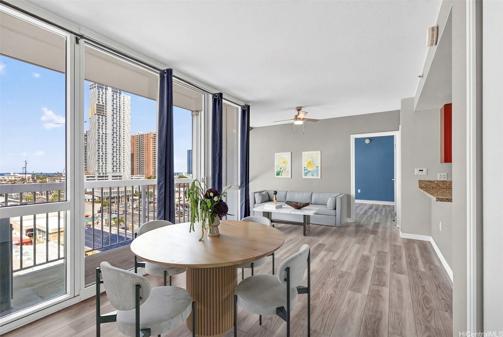 Property Photo:  909 Kapiolani Boulevard 1002  HI 96814 