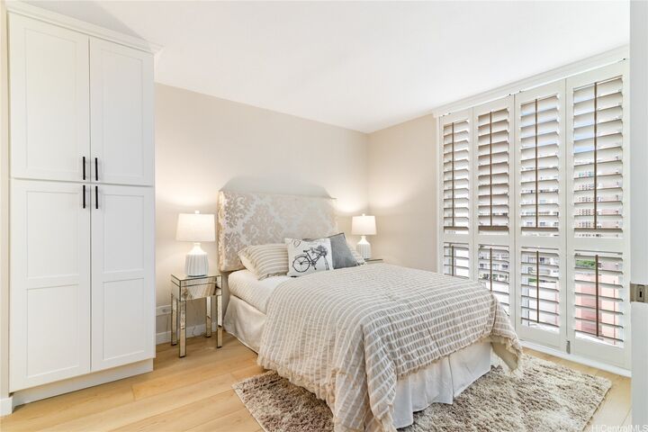 Property Photo:  469 Ena Road 1511  HI 96815 