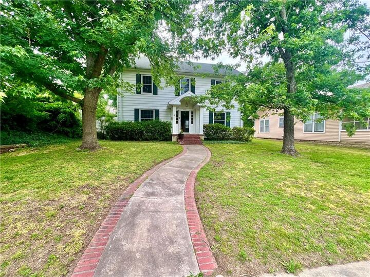 Property Photo: 409 N Park Boulevard KS 67301