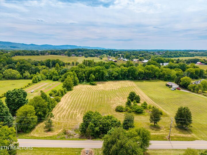 Property Photo:  332 River Ford Rd  TN 37804 
