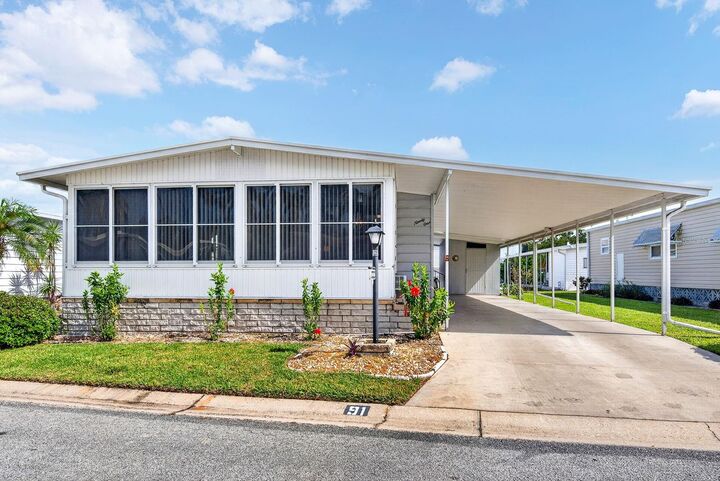 Property Photo:  91 Caballo Way  FL 34209 