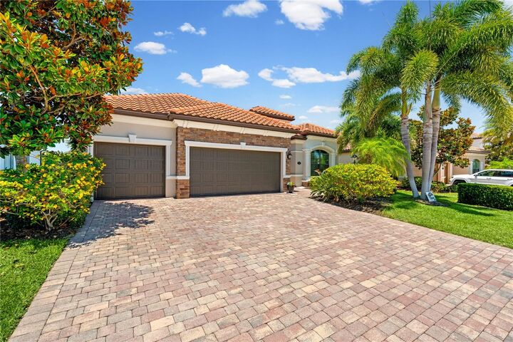 Property Photo: 13211 Ramblewood Trail FL 34211