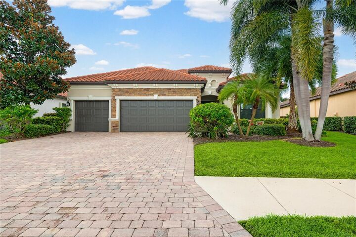 Property Photo:  13211 Ramblewood Trail  FL 34211 