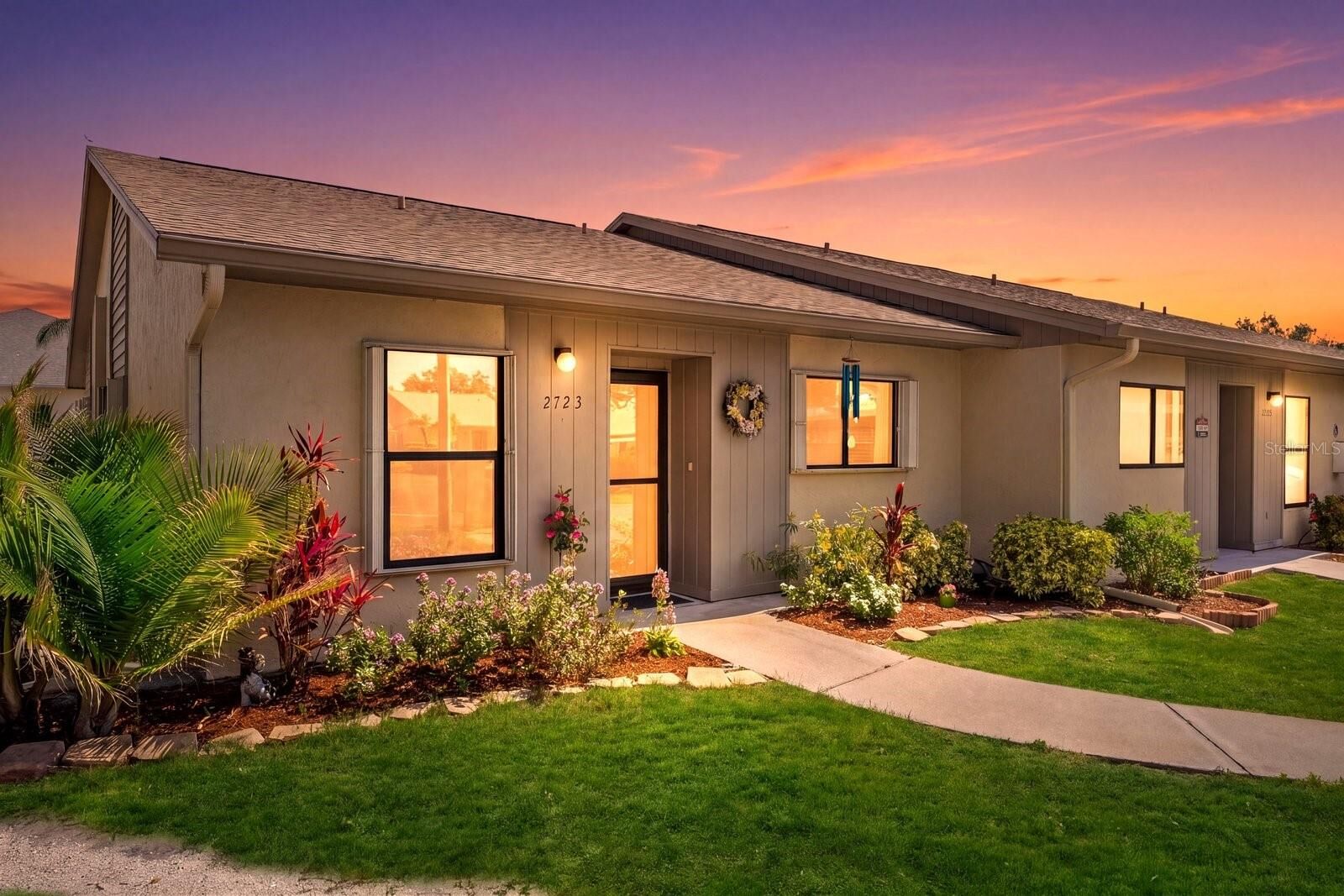 Property Photo:  2723 60th Avenue Drive W 2723  FL 34207 