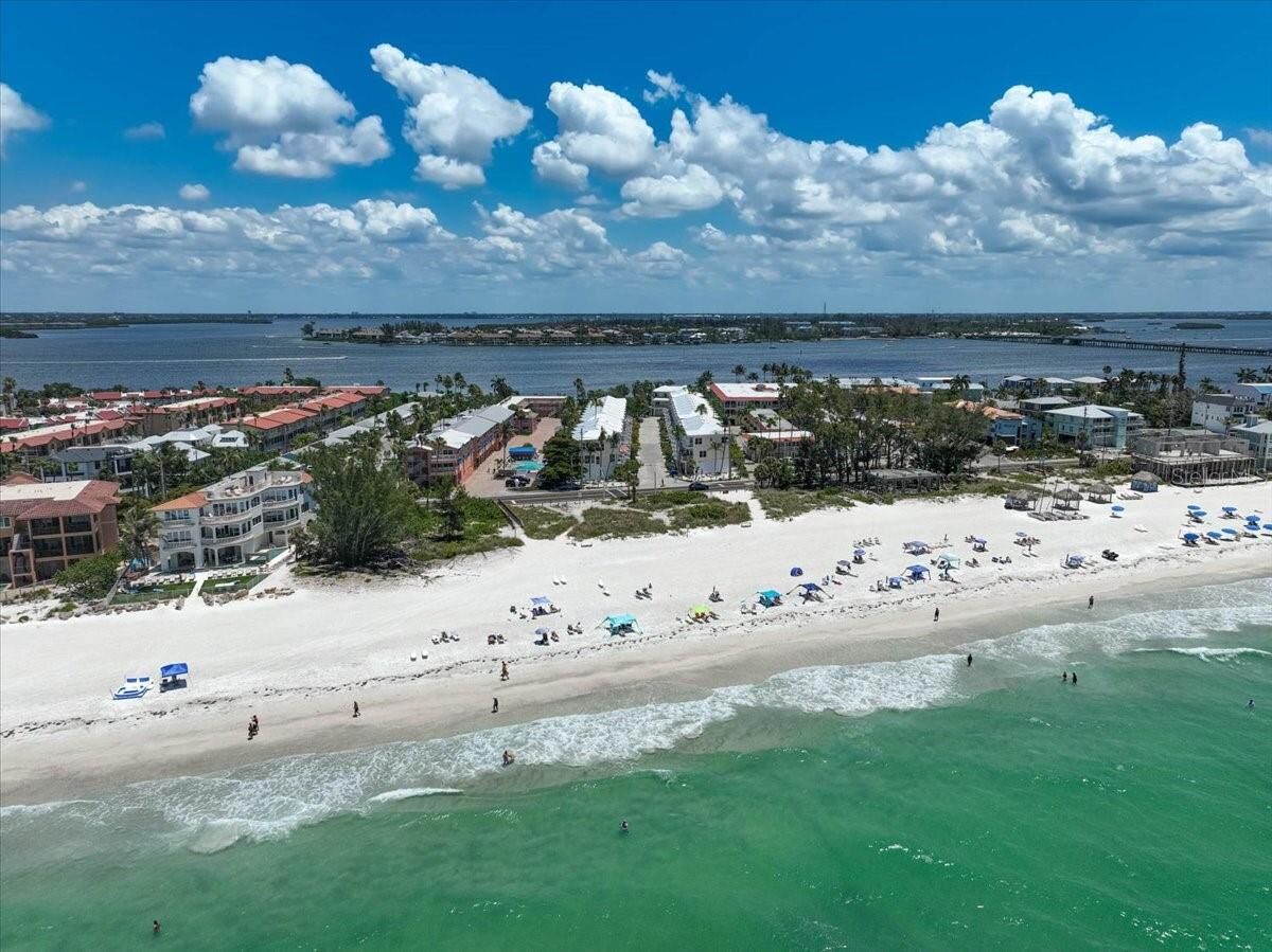 Property Photo:  1423 Gulf Drive N  FL 34217 