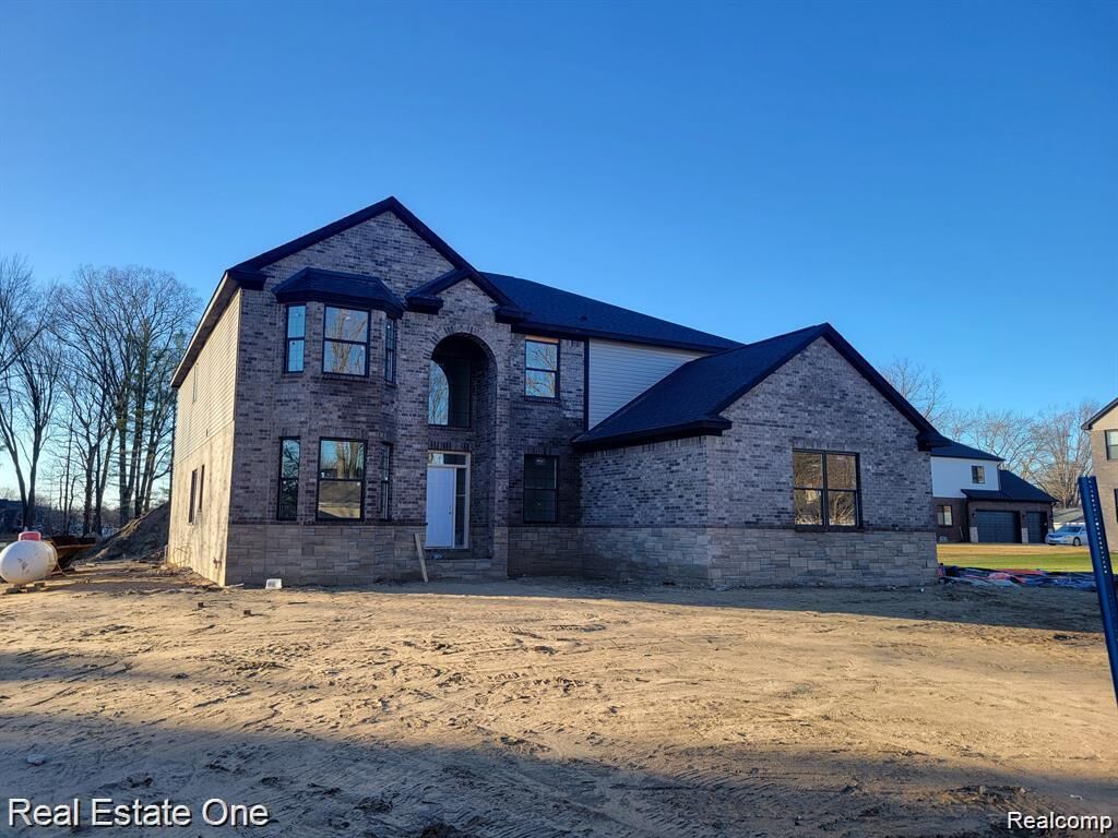 Property Photo:  25 Florence Drive  MI 48098 2923 