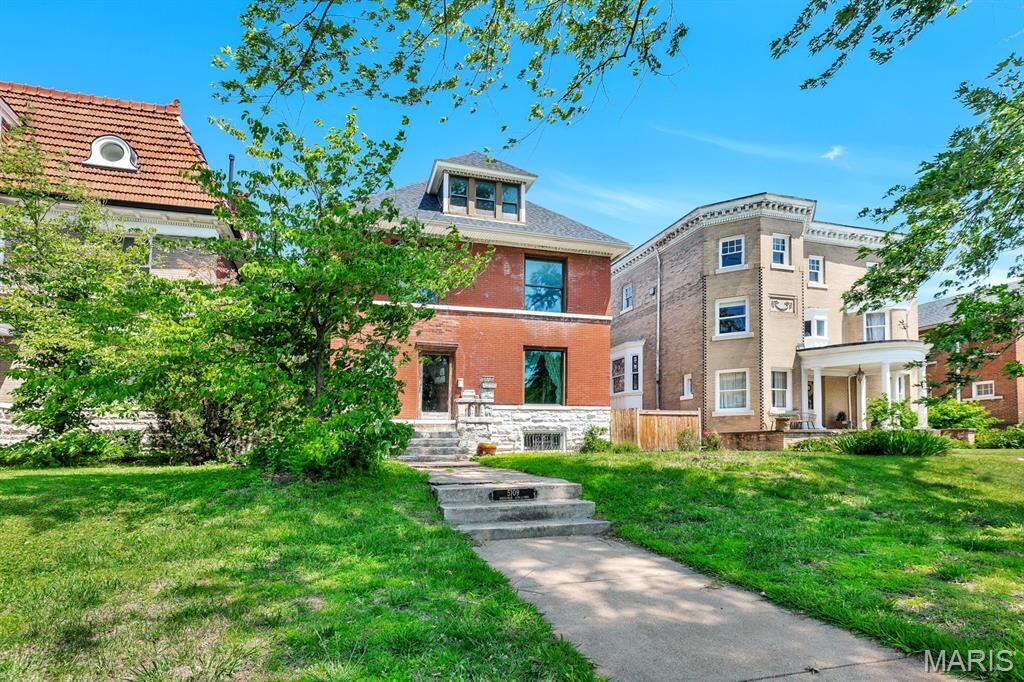 Property Photo:  5109 Waterman Boulevard  MO 63108 