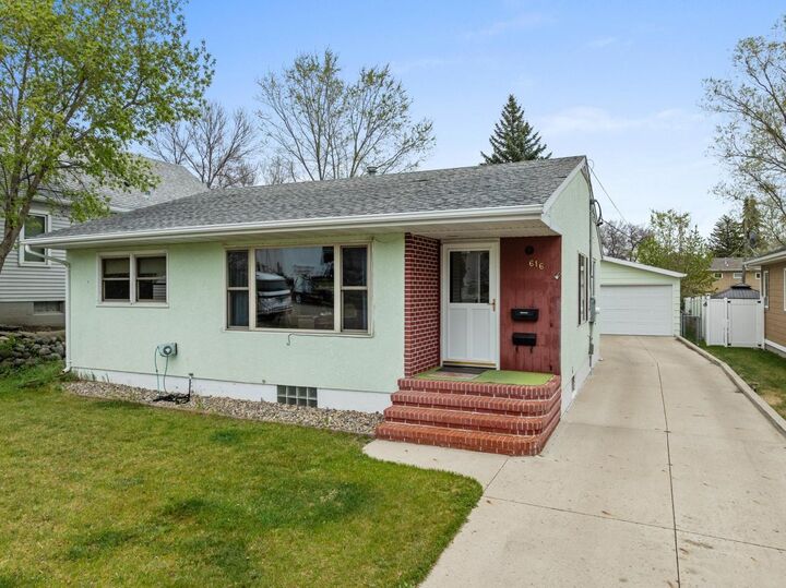 Property Photo: 616 23rd St NW ND 58703