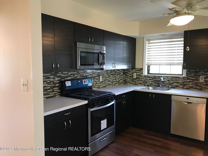 Property Photo:  5 Claridge Court  NJ 07728 