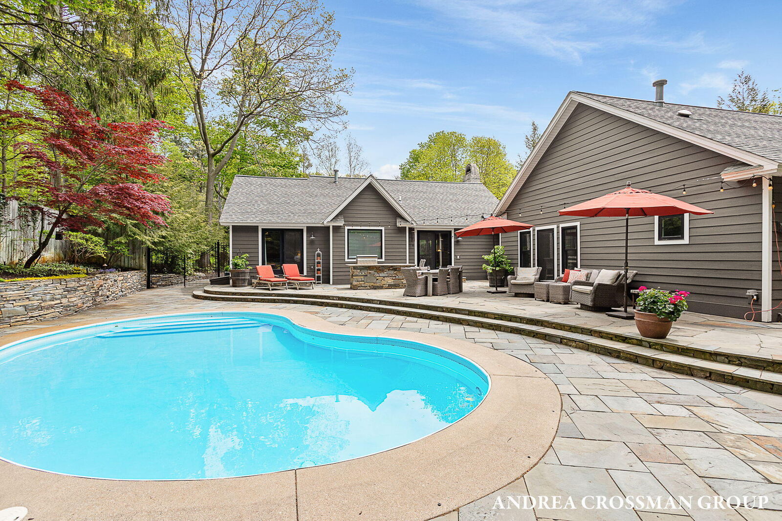 Property Photo:  2338 Lakeshore Drive  MI 49408 